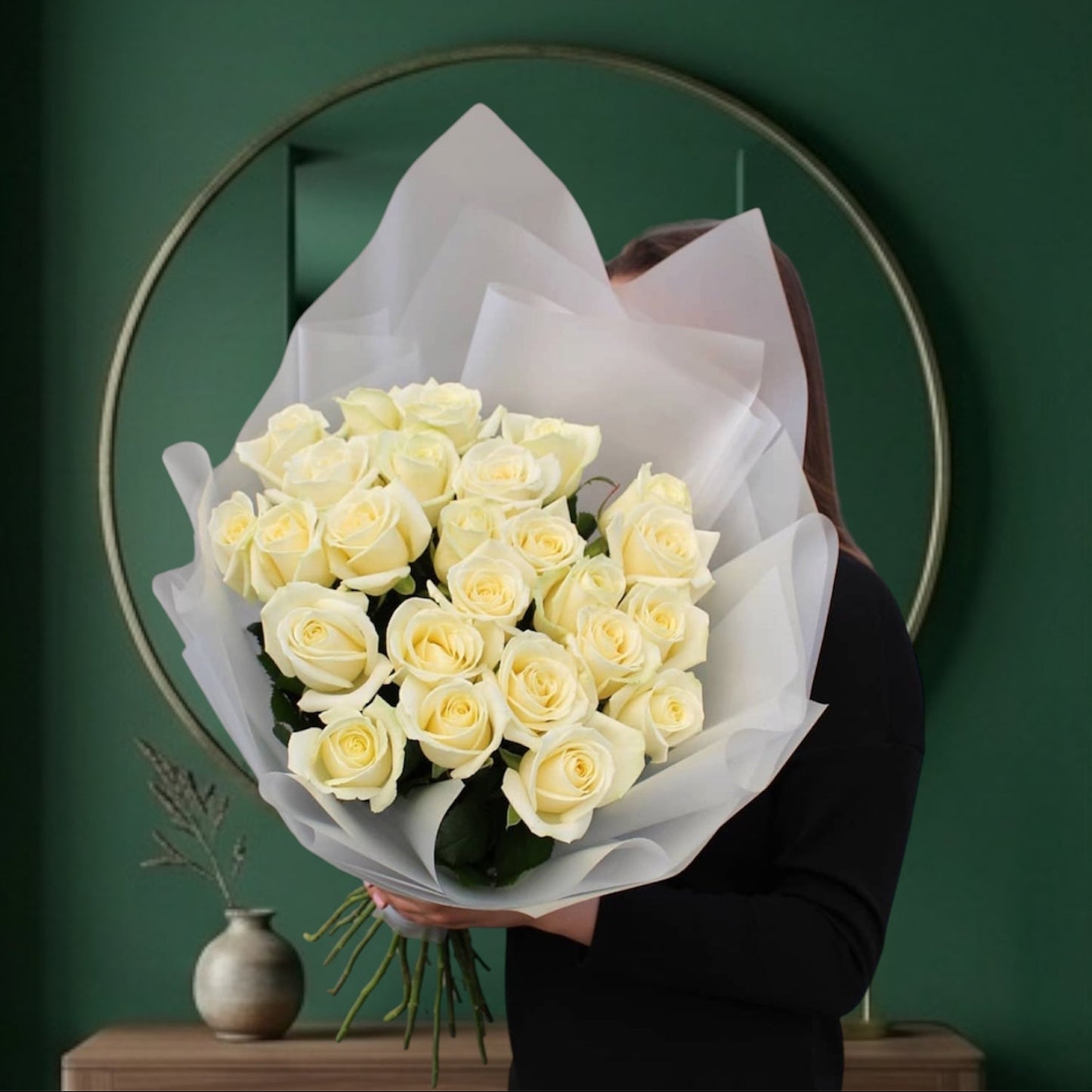 25 White Roses Bouquet