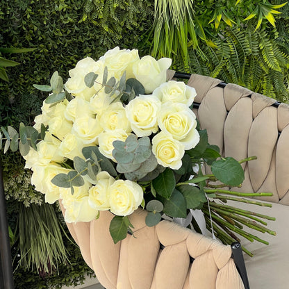 31 White Roses Bunch